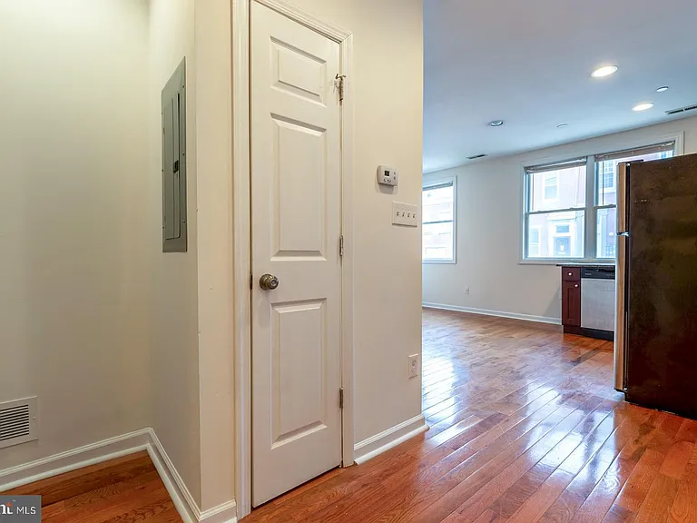 1429 Poplar St #1A — Photo 3