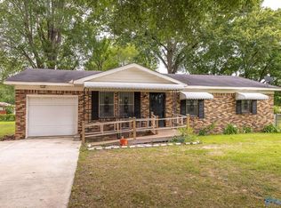 112 12th Ave NW, Decatur, AL 35601