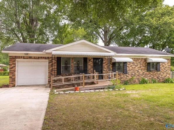 112 12th Ave NW, Decatur, AL 35601