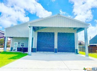 36 W Bank Ct, Pt O Connor, TX 77982