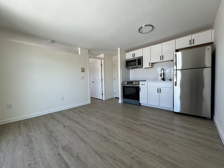 4 Twining St #11 — Photo 4