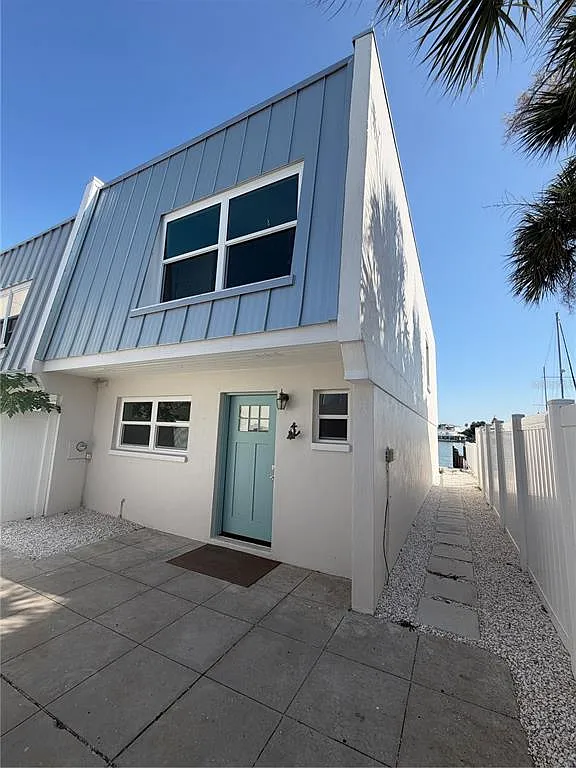 2 bed, 2.5 bath, 1566 sqft, $3,750 — Photo 3