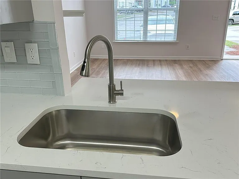 4162 Howell Park Rd — Photo 7