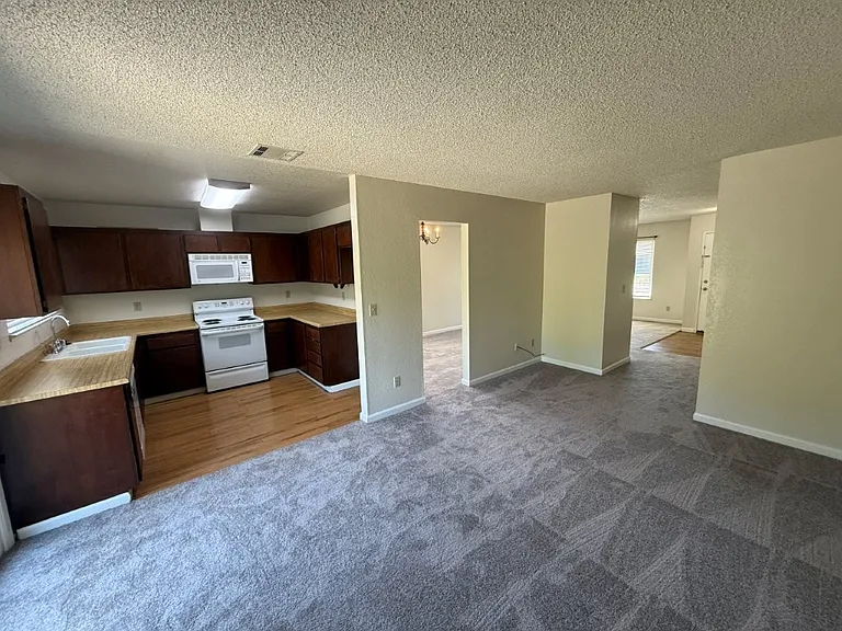 2766 Applewood Dr — Photo 16