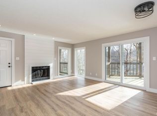 9707 S Harbour Pointe Dr, Bloomington, IN 47401