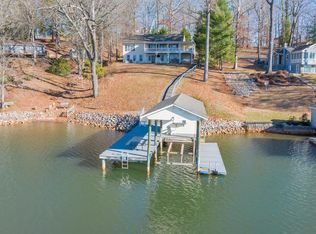 1422 Kaseys Lakeview Dr, Moneta, VA 24121