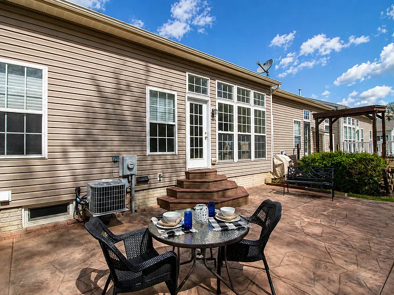4977 Lake View Dr — Photo 23