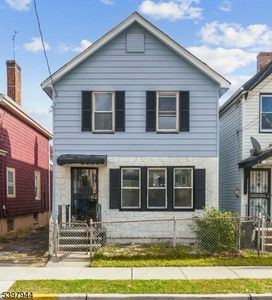 326 Ogden St, Orange, NJ, 07050