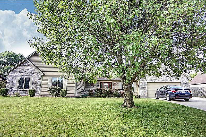 1st image of 430 Shadywood Dr