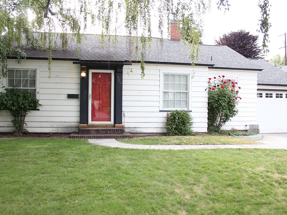 Great Home with Welcoming Birch Tree!