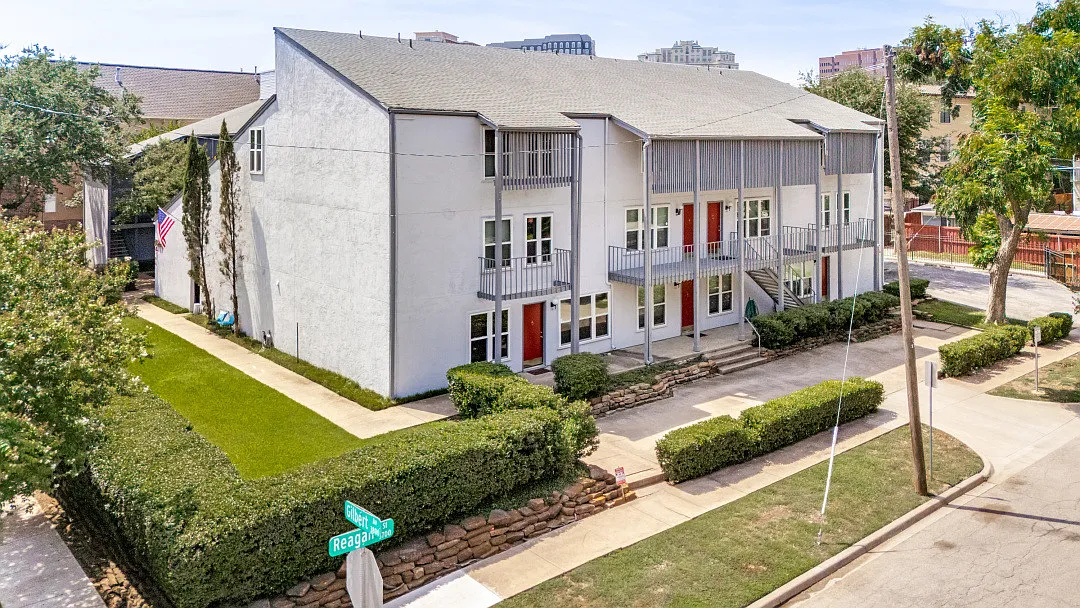 1 bed, 710 sqft, $1,195 — Photo 1
