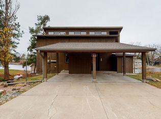 11 Beaver Lodge Rd, Columbus, NE 68601