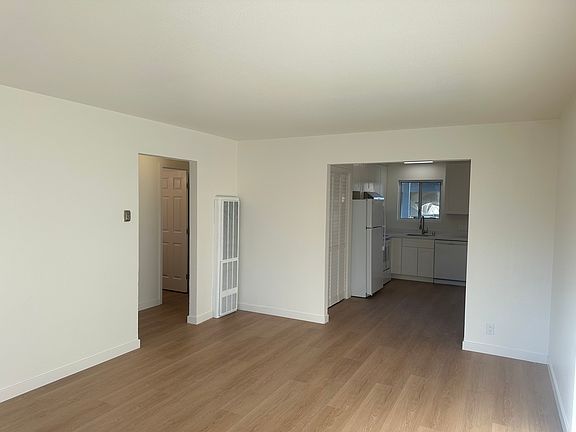 5th image of 393 Dunster Dr #393