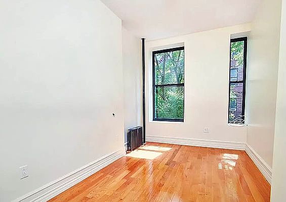 4th image of 56 W 106th St APT 1B