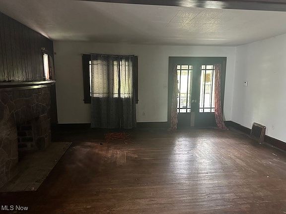 5th image of 308 E Lucius Ave