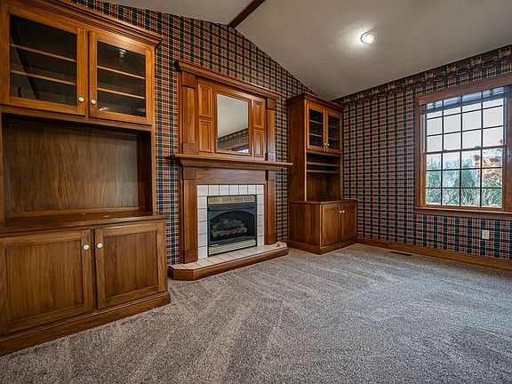 2nd image of 8 McIntosh Ct