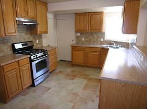 4th image of 308 Montclaire Dr NE