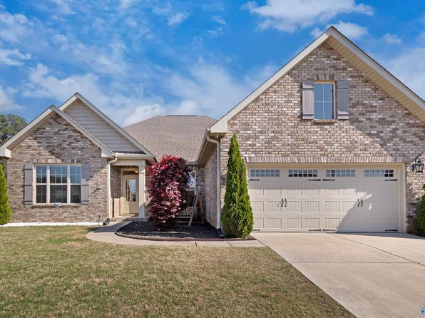 511 Foxridge Dr SW, Hartselle, AL 35640