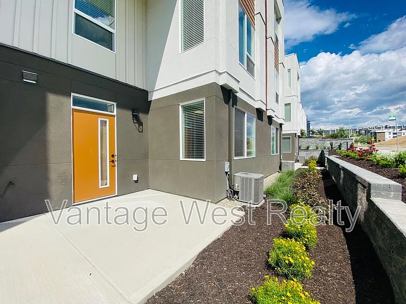 610 Academy Way #354