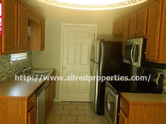 3rd image of 1228 S Jasmine Ln