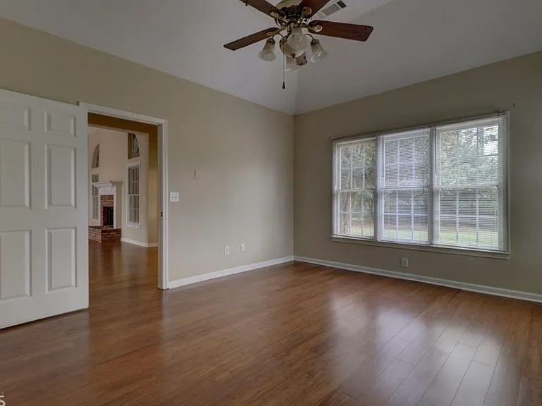 300 Toccoa Pl — Photo 4