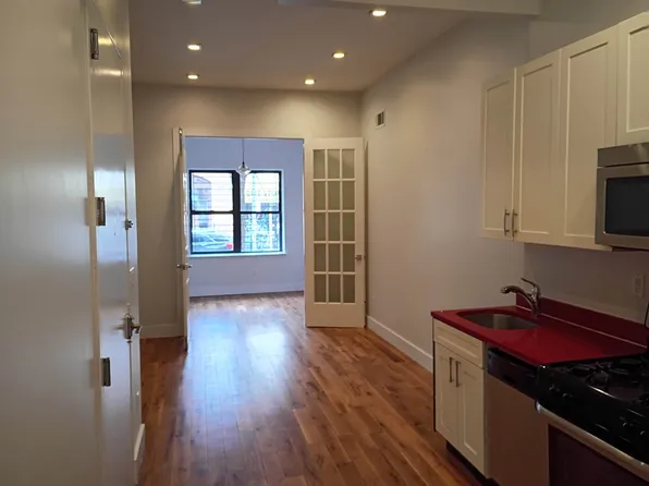 186 Wilson Avenue image 1 of 15