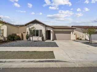 2075 Seville Dr, Santa Paula, CA 93060