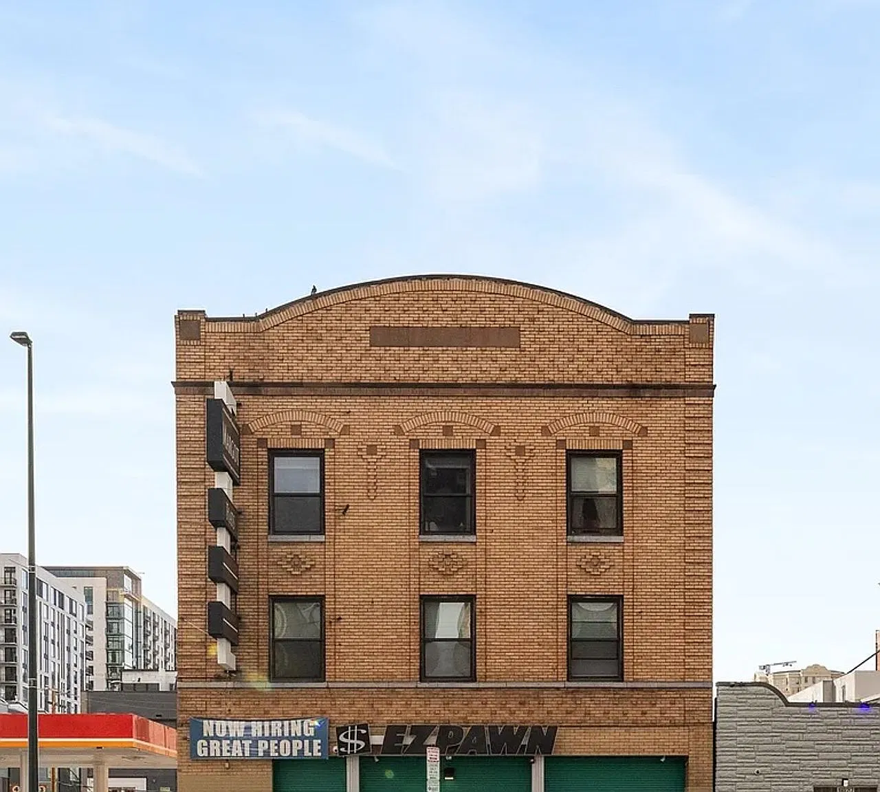 1023 North Broadway | Renovated Studio & 1BR Apartments in Denver's Golden Triangle! — Photo 2
