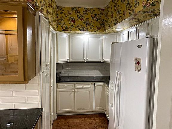 4th image of 1006 Honeycreek Dr
