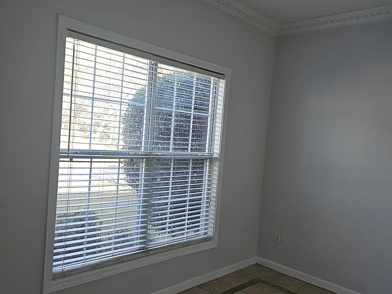 340 Circle Rd — Photo 5