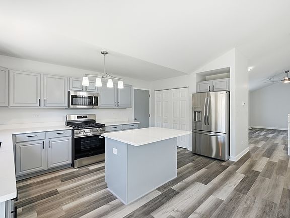 5th image of 805 Thorn Creek Dr