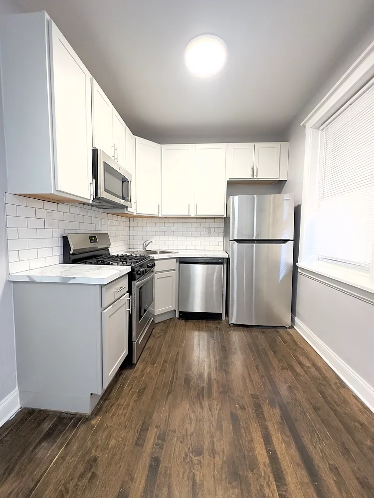 3 bed, 1200 sqft, $2,800 — Photo 3