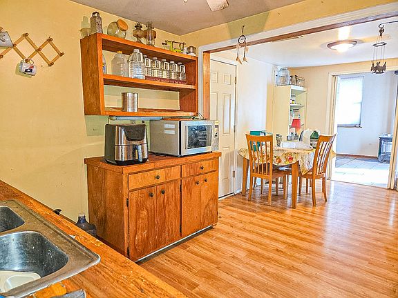 4th image of 494 Red Top Road