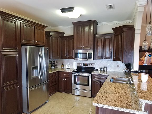 5th image of 221 Lemonwood Dr