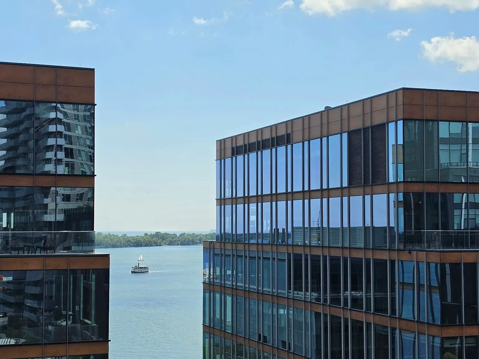 Empire Quay House — Photo 2