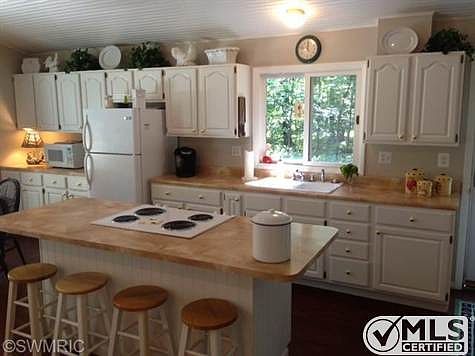3rd image of 9575 Pere Marquette Dr #275