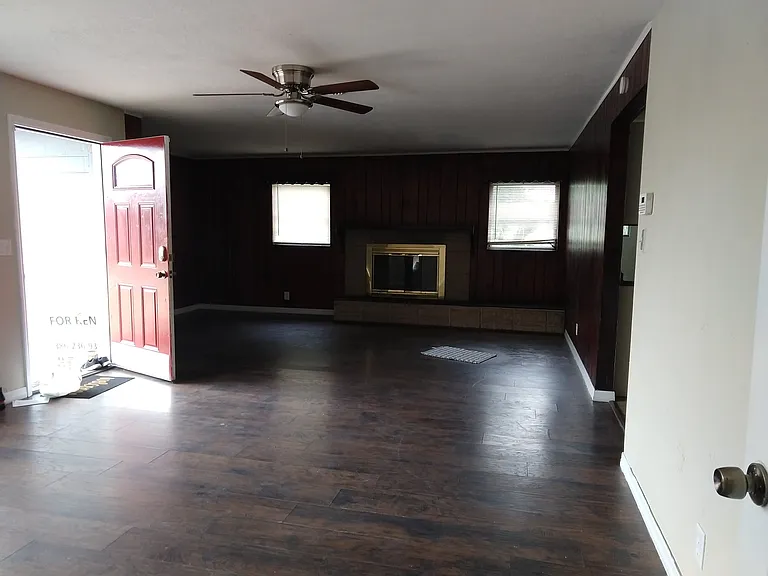 735 Fairmount Rd — Photo 5