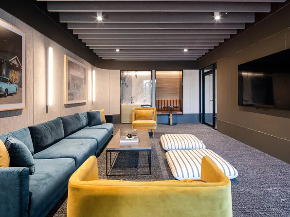 30-77 Vernon Boulevard image 20 of 27