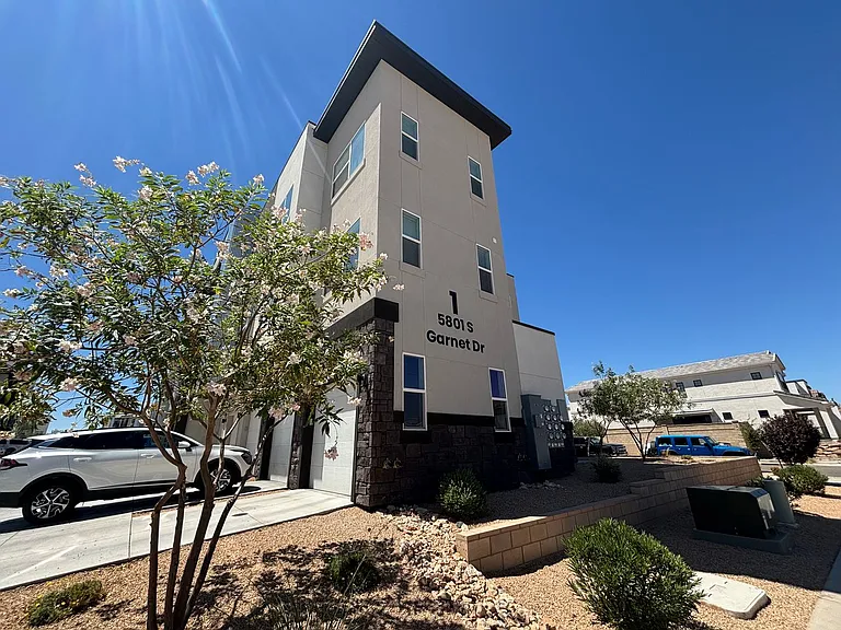 5801 S Garnet Dr #1201 — Photo 1