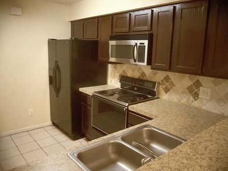 3rd image of 8338 Periwinkle Ct