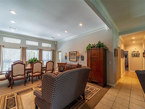 3rd image of 30 River Oaks