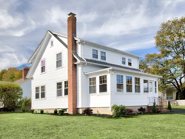 262 Washington St, Gloucester, MA 01930
