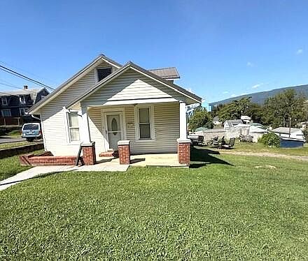 2nd image of 900 N Pocahontas Ave