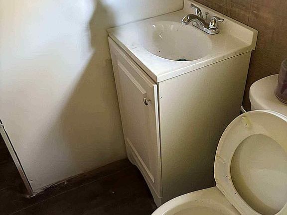 Full Bathroom Main Floor