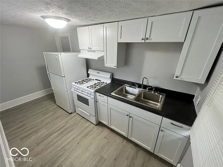 1038 N Tuxedo St #B — Photo 7