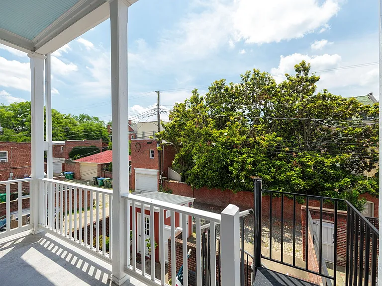 2713 W Grace St — Photo 32