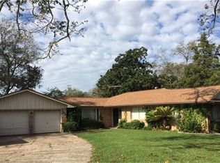 1822 Old Angleton Rd, Lake Jackson, TX 77566