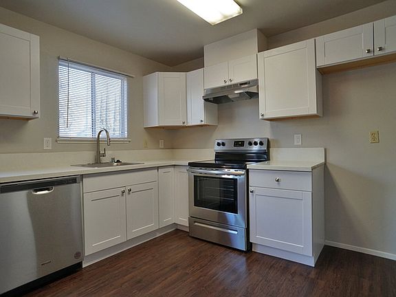3rd image of 6949 Black Duck Way
