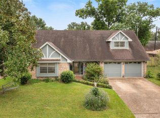 5104 E Bayou Dr, Dickinson, TX 77539