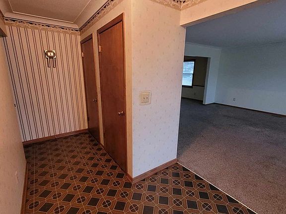 2nd image of 621 Lafayette Blvd